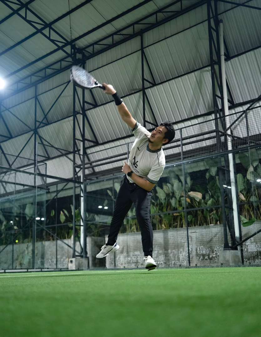 Smash Padel: Kapan Pakai Bandeja, Vibora, atau Smash Keras?